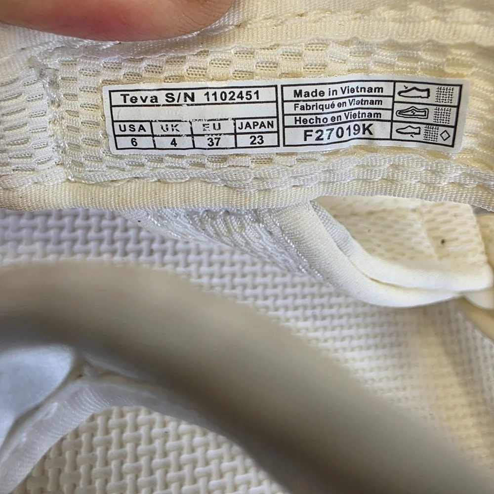 Teva Women's Platform Universal Mesh Sandal Size 6 Platform White Festival